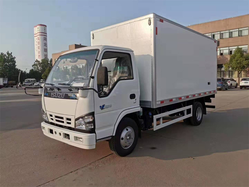 庆铃五十铃600P冷藏车(厢长5米)